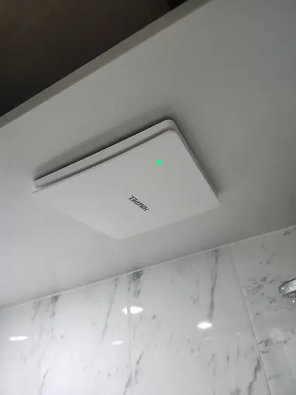 화장실 담배냄새 차단 시공 — 교체를 마친 새 환풍기